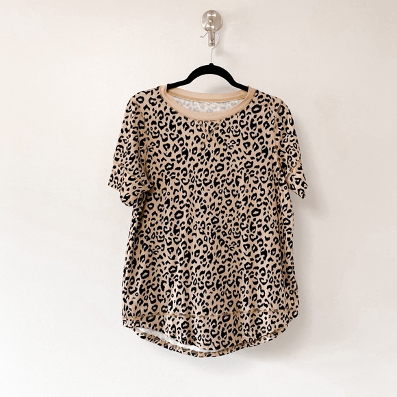 Animal Leopard Print Summer Travel Casual Stretch Short Sleeve Athletic Top - Picture 1 of 7